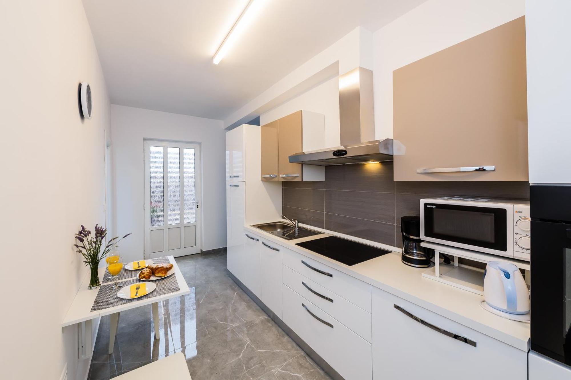 Apartmani Ujakovic Kastela Dış mekan fotoğraf