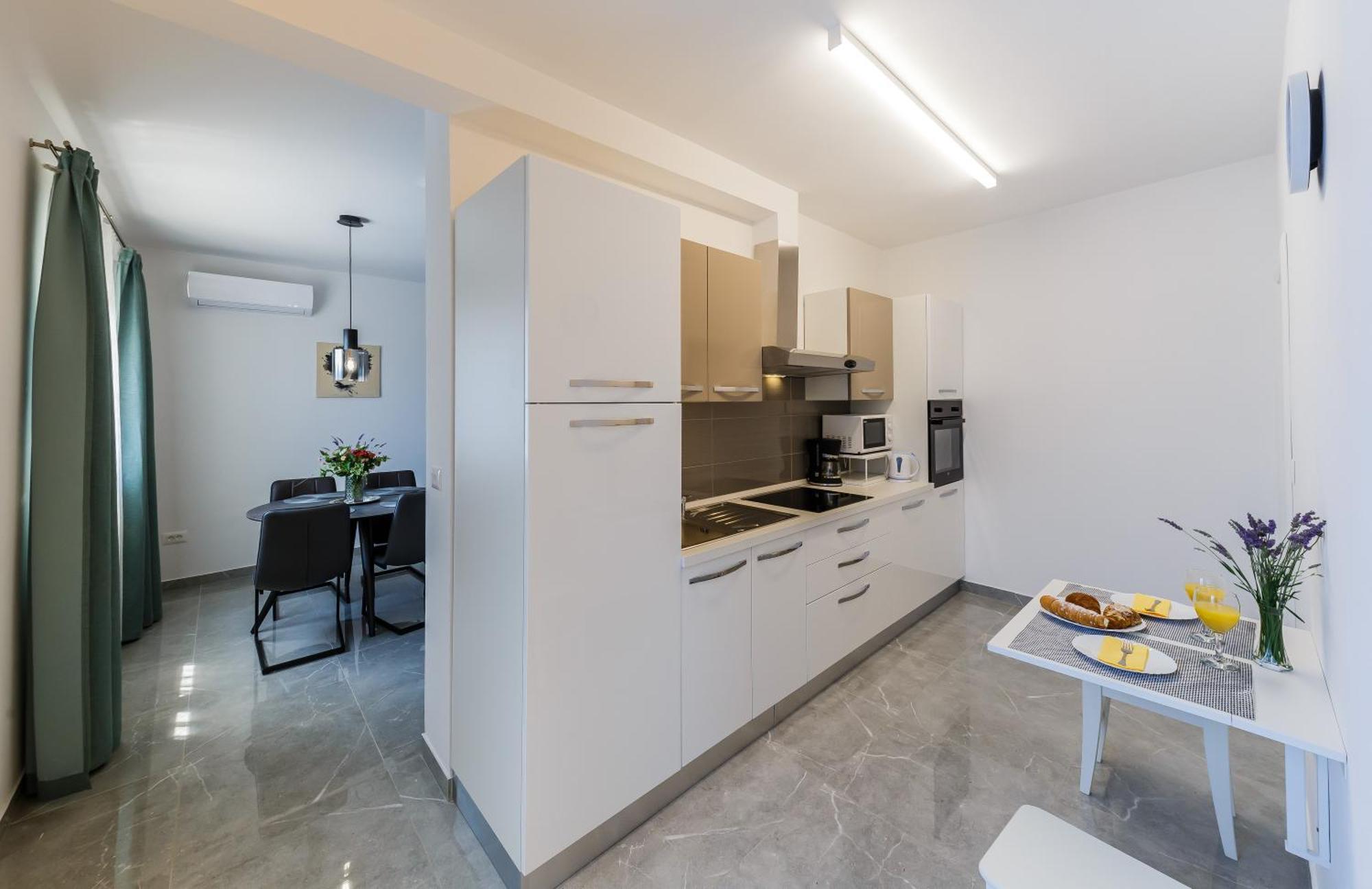 Apartmani Ujakovic Kastela Dış mekan fotoğraf