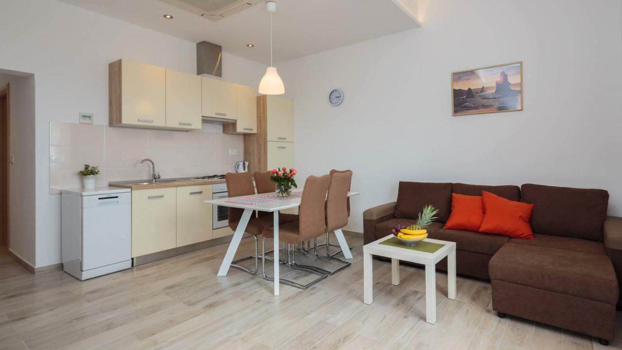 Apartmani Ujakovic Kastela Dış mekan fotoğraf