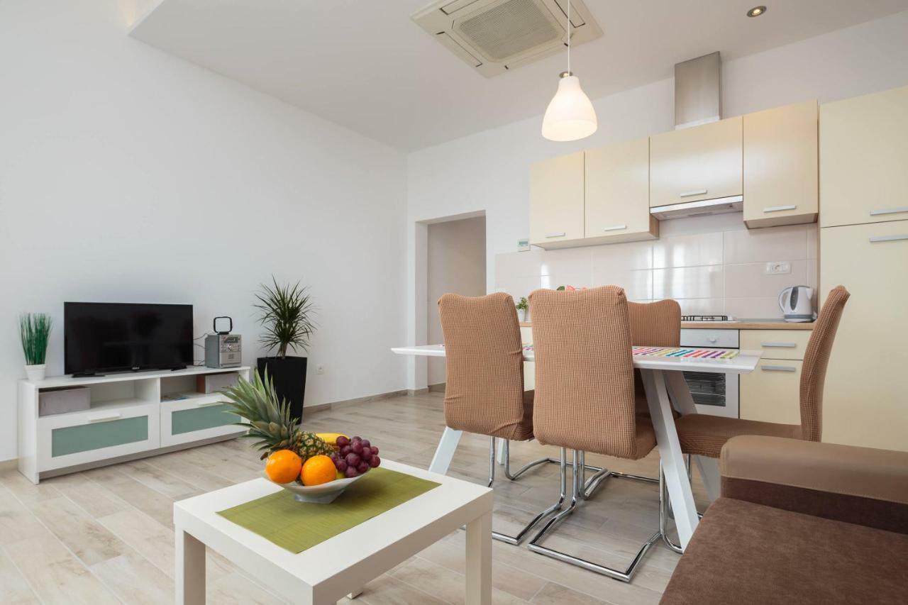 Apartmani Ujakovic Kastela Dış mekan fotoğraf