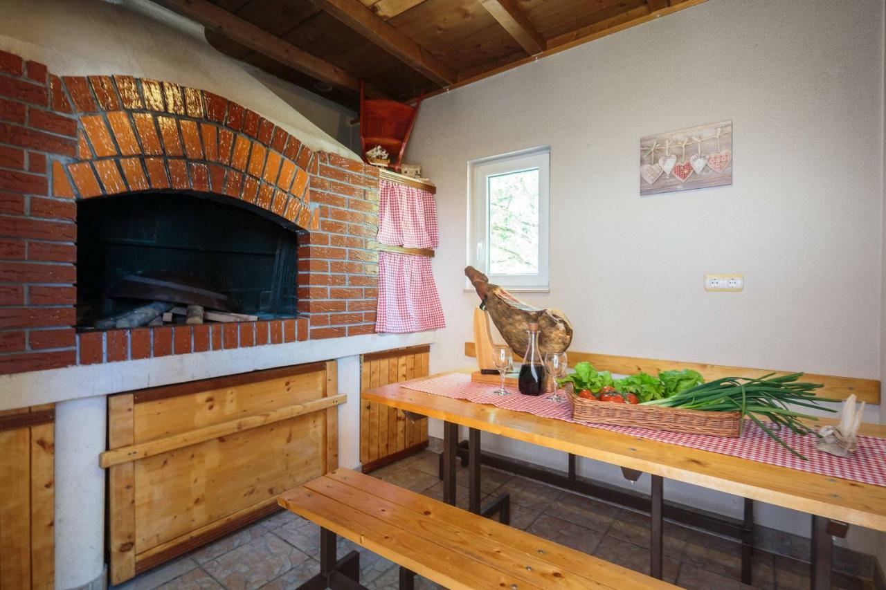 Apartmani Ujakovic Kastela Dış mekan fotoğraf